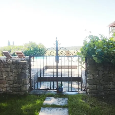 Magnifique Mas Avec Piscine Et Hammam A 5 Min D'uzes Villa Montaren-et-Saint-Médiers